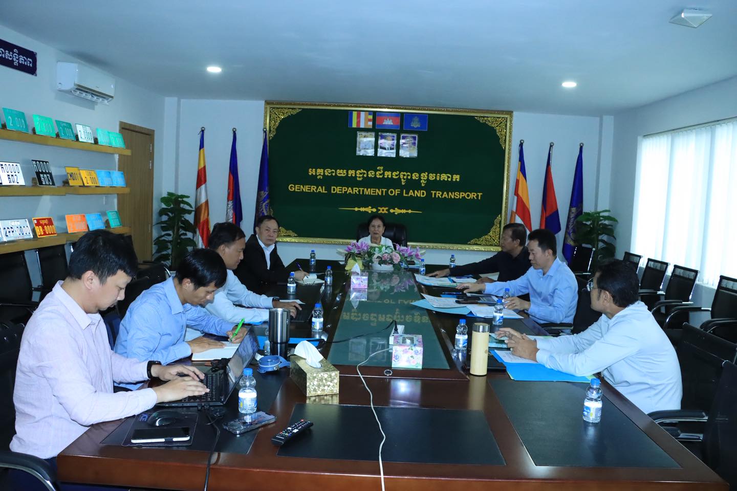 កិច្ចប្រជុំពិនិត្យខ្លឹមសារបន្ថែមដើម្បីបញ្ចូលក្នុងច្បាប់ស្ដីពីចរាចរណ៍ផ្លូវគោក